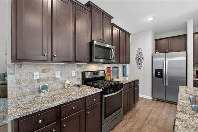 205 Creek View Place, Canton, GA 30114