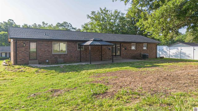 3929 Cleary Dr, Paducah, KY 42001