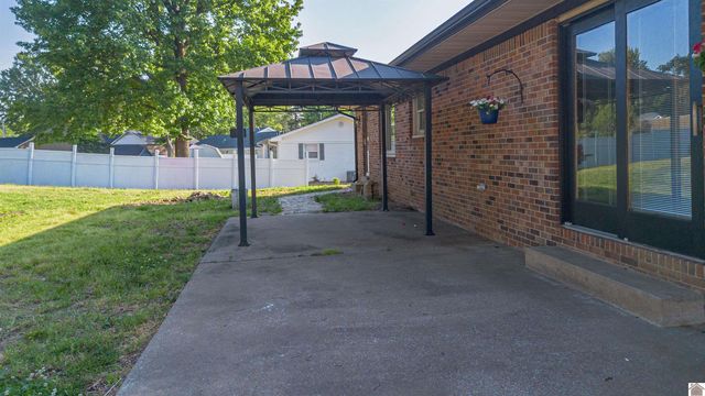 3929 Cleary Dr, Paducah, KY 42001