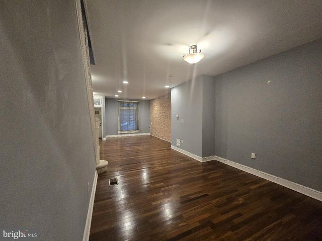 2324 CALVERTON HEIGHTS AVE, Baltimore, MD 21216