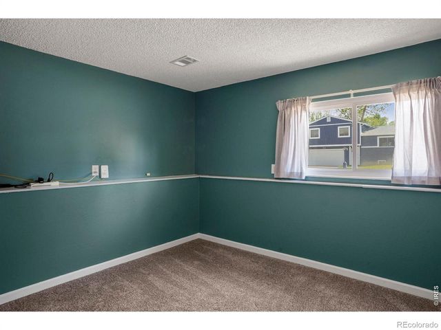 2460 Sunset Drive, Longmont, CO 80501