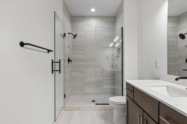 W251N2399 Valleyview CIRCLE, Pewaukee, WI 53072