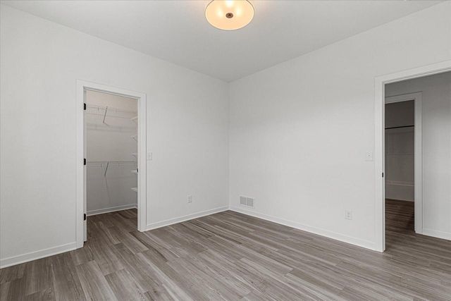 W251N2399 Valleyview CIRCLE, Pewaukee, WI 53072