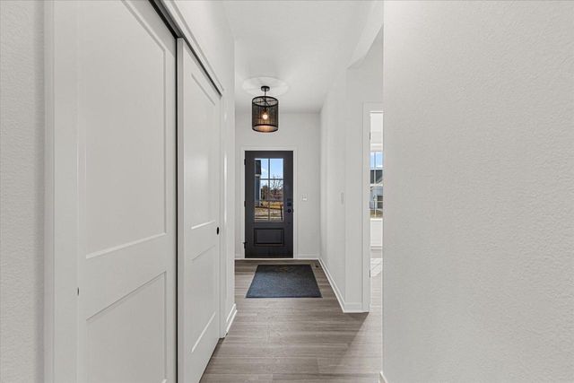 W251N2399 Valleyview CIRCLE, Pewaukee, WI 53072