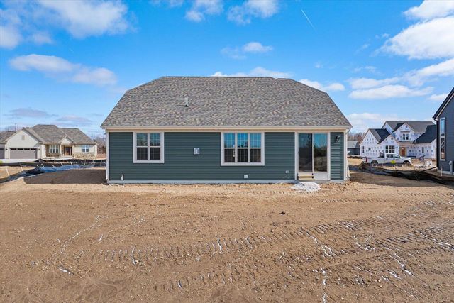W251N2399 Valleyview CIRCLE, Pewaukee, WI 53072