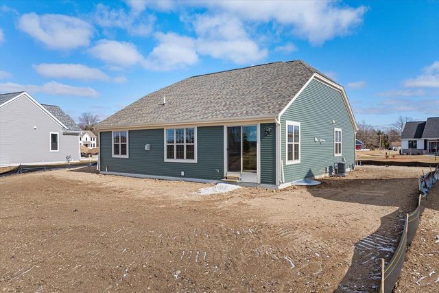 W251N2399 Valleyview CIRCLE, Pewaukee, WI 53072