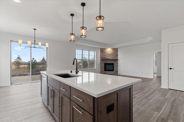 W251N2399 Valleyview CIRCLE, Pewaukee, WI 53072