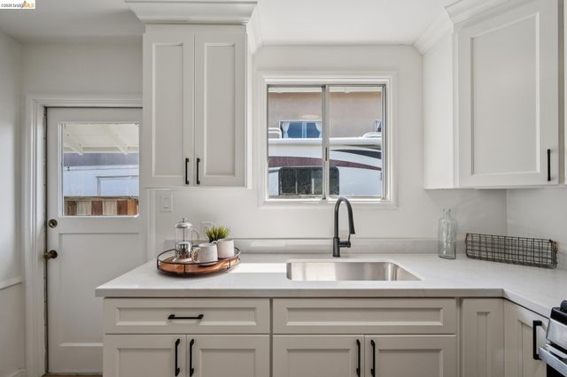 3241 Briggs Ave, Alameda, CA 94501