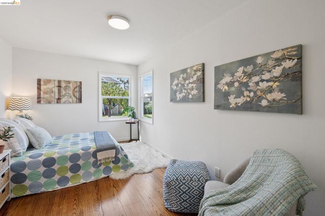 3241 Briggs Ave, Alameda, CA 94501