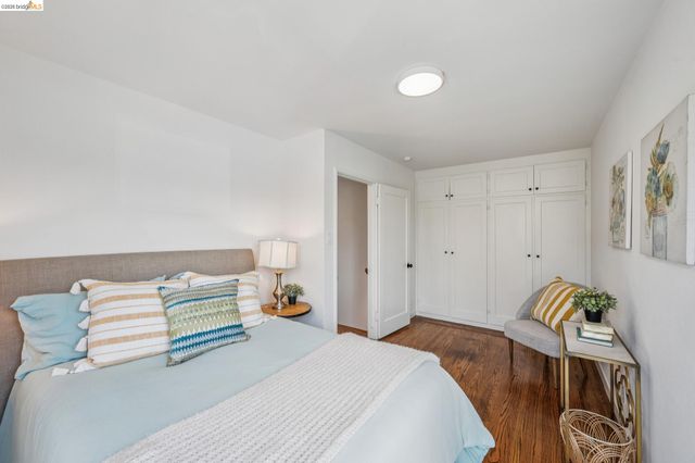 3241 Briggs Ave, Alameda, CA 94501