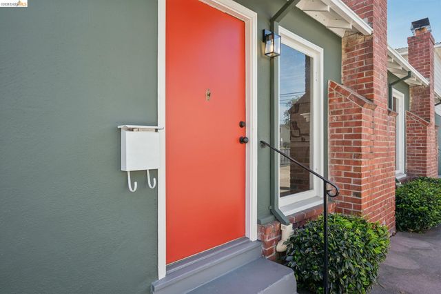 3241 Briggs Ave, Alameda, CA 94501