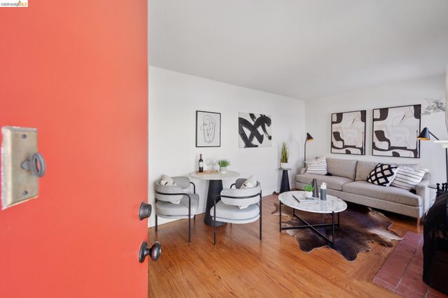 3241 Briggs Ave, Alameda, CA 94501