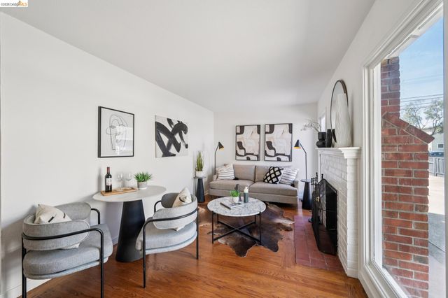 3241 Briggs Ave, Alameda, CA 94501