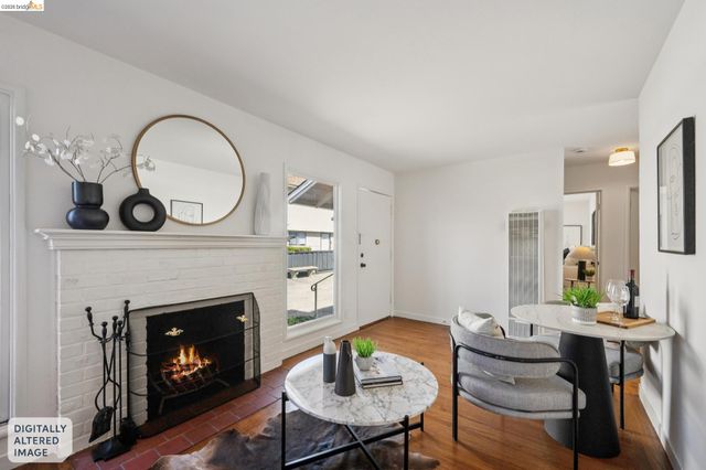 3241 Briggs Ave, Alameda, CA 94501