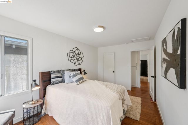 3241 Briggs Ave, Alameda, CA 94501