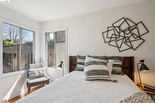 3241 Briggs Ave, Alameda, CA 94501