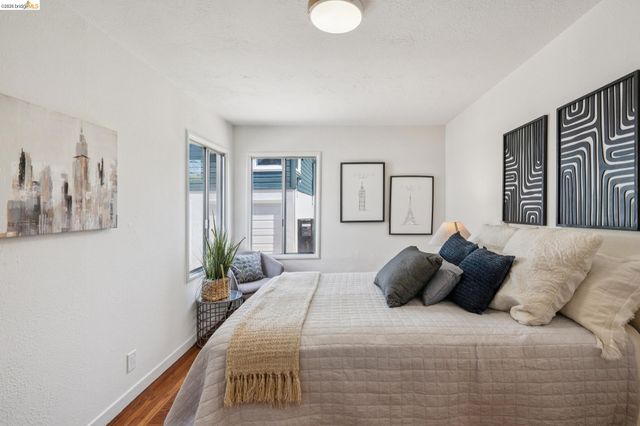 3241 Briggs Ave, Alameda, CA 94501