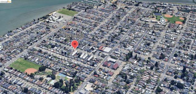 3241 Briggs Ave, Alameda, CA 94501