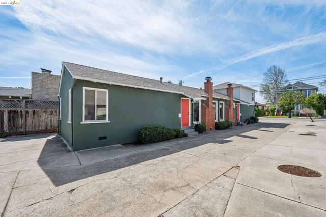 3241 Briggs Ave, Alameda, CA 94501