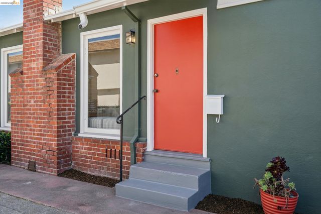 3241 Briggs Ave, Alameda, CA 94501