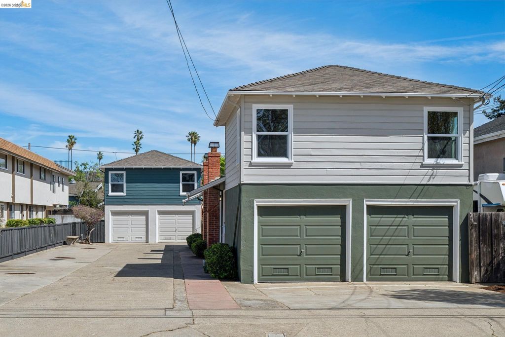 3241 Briggs Ave, Alameda, CA 94501