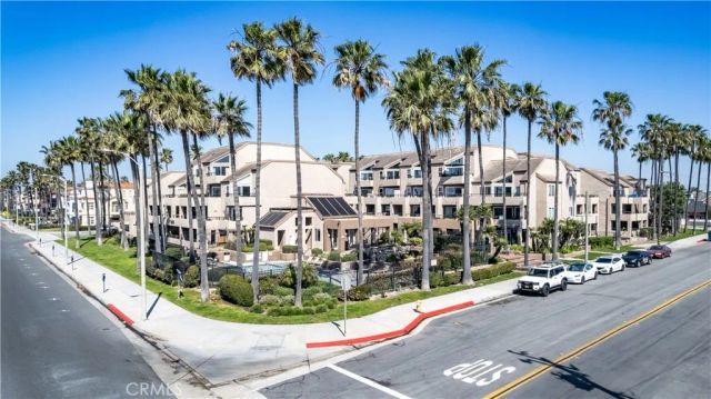 1200 Pacific Coast Highway 106, Huntington Beach, CA 92648