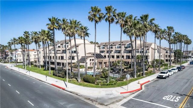 1200 Pacific Coast Highway 106, Huntington Beach, CA 92648