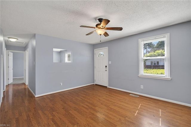 508 Mooney RD, Chesapeake, VA 23325
