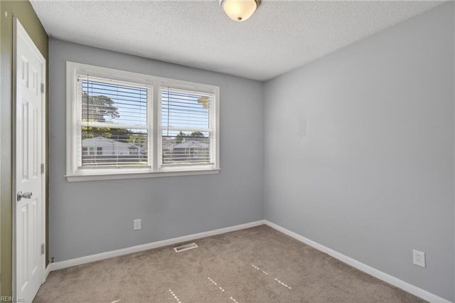 508 Mooney RD, Chesapeake, VA 23325