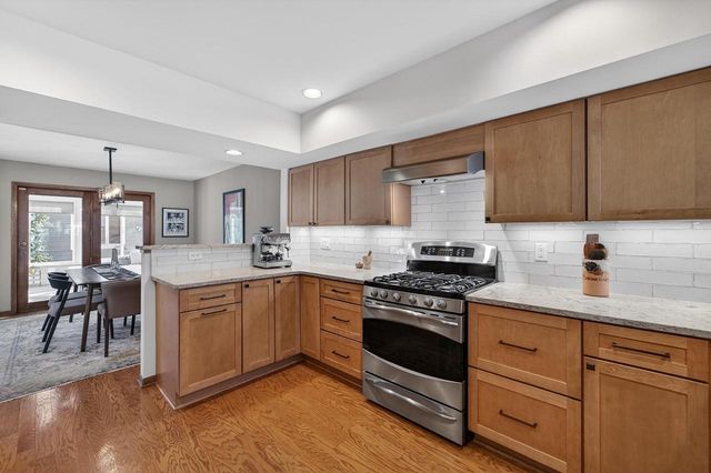 12 Oak Creek Trail, Madison, WI 53717