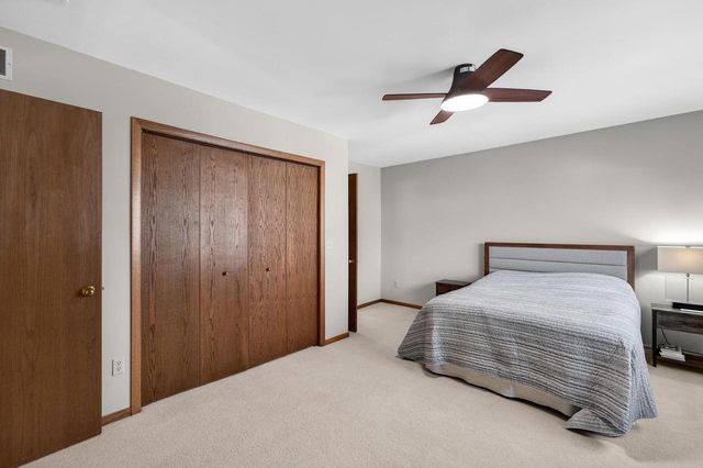 12 Oak Creek Trail, Madison, WI 53717