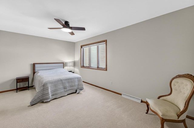 12 Oak Creek Trail, Madison, WI 53717