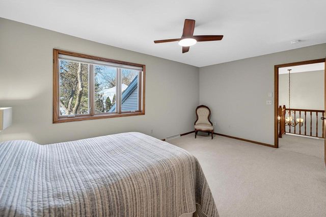 12 Oak Creek Trail, Madison, WI 53717