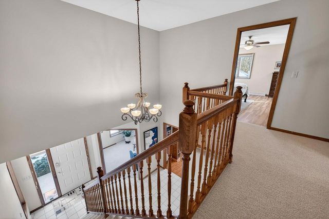 12 Oak Creek Trail, Madison, WI 53717