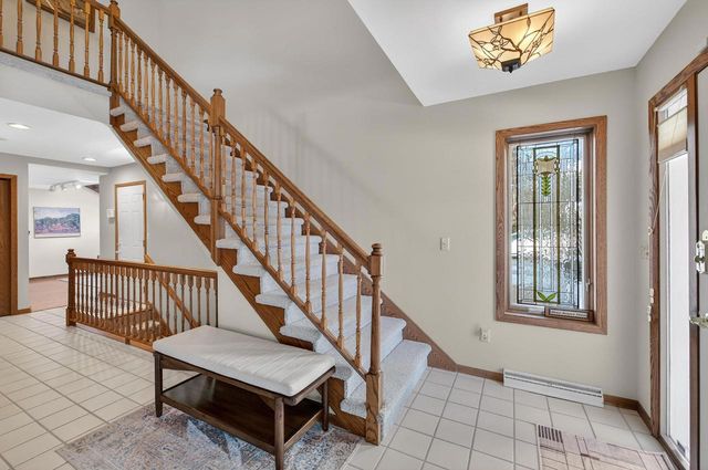 12 Oak Creek Trail, Madison, WI 53717