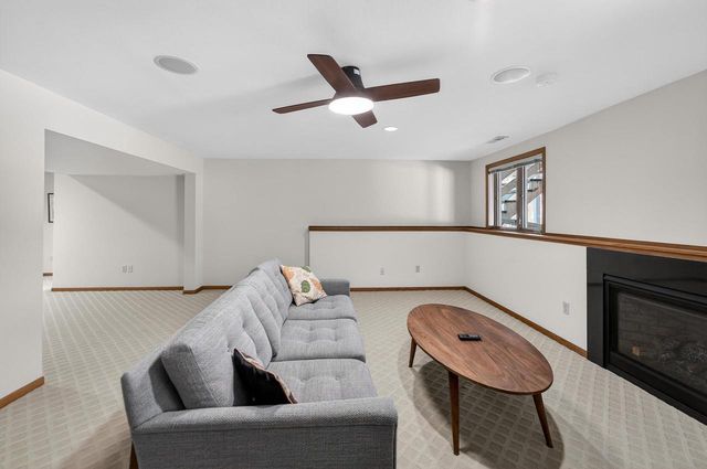 12 Oak Creek Trail, Madison, WI 53717