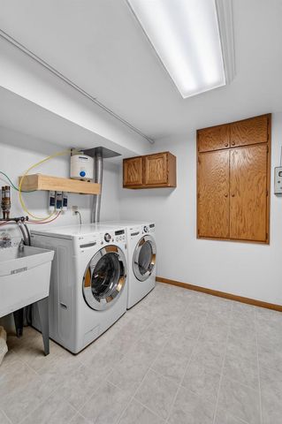 12 Oak Creek Trail, Madison, WI 53717