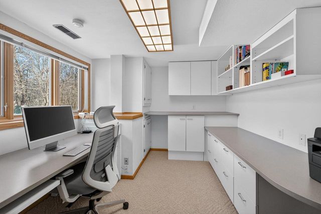 12 Oak Creek Trail, Madison, WI 53717