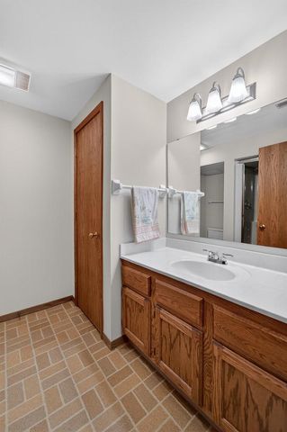 12 Oak Creek Trail, Madison, WI 53717