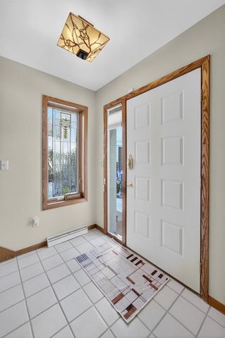 12 Oak Creek Trail, Madison, WI 53717