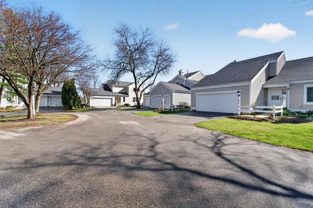 12 Oak Creek Trail, Madison, WI 53717