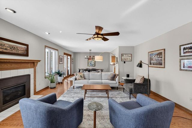 12 Oak Creek Trail, Madison, WI 53717