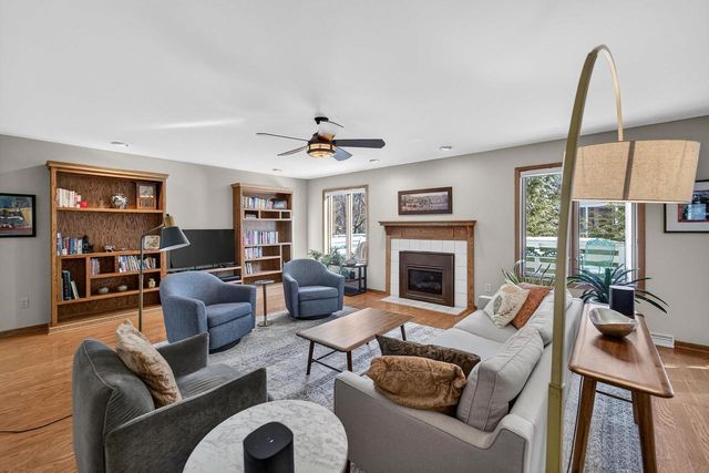 12 Oak Creek Trail, Madison, WI 53717