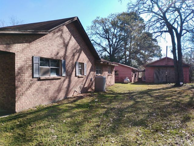 186 Shelter Lane, Livingston, TX 77351