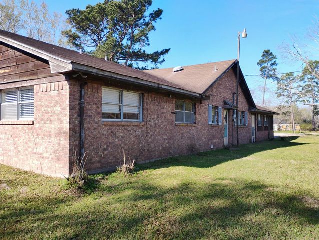 186 Shelter Lane, Livingston, TX 77351