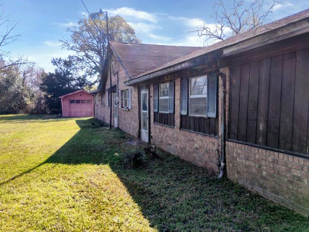 186 Shelter Lane, Livingston, TX 77351