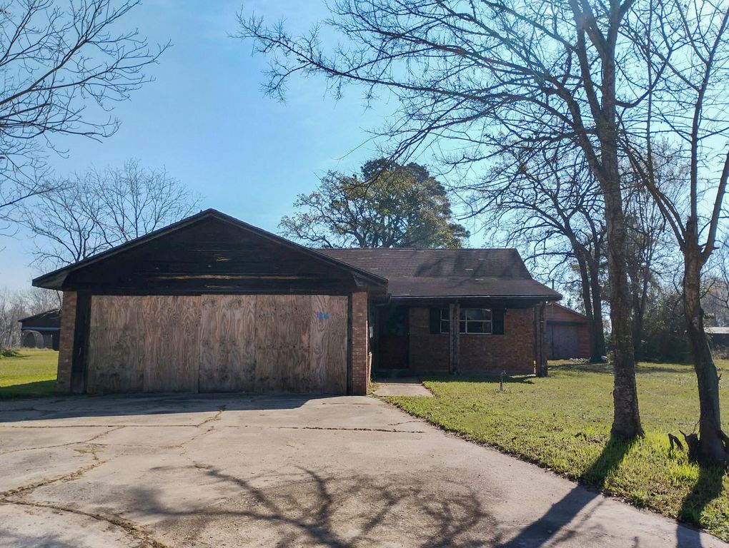 186 Shelter Lane, Livingston, TX 77351