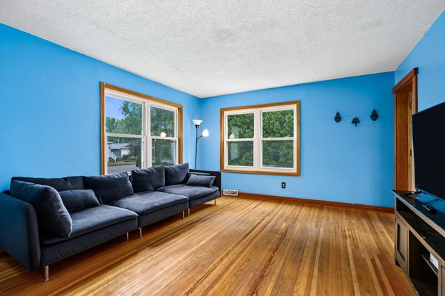 521 E 3rd Street, New Richmond, WI 54017
