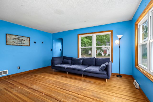 521 E 3rd Street, New Richmond, WI 54017