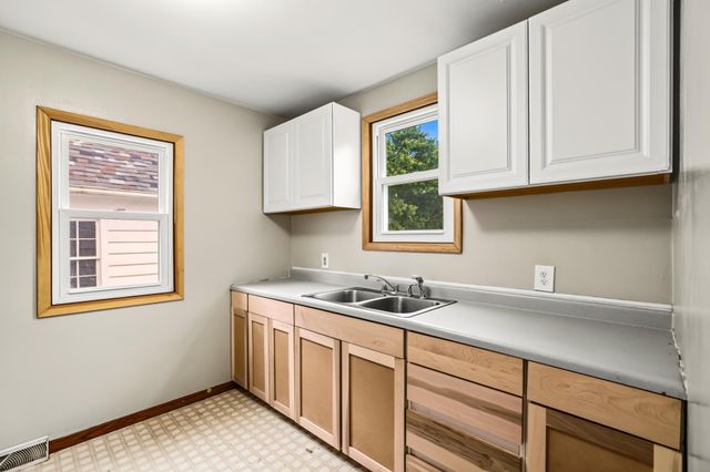 521 E 3rd Street, New Richmond, WI 54017
